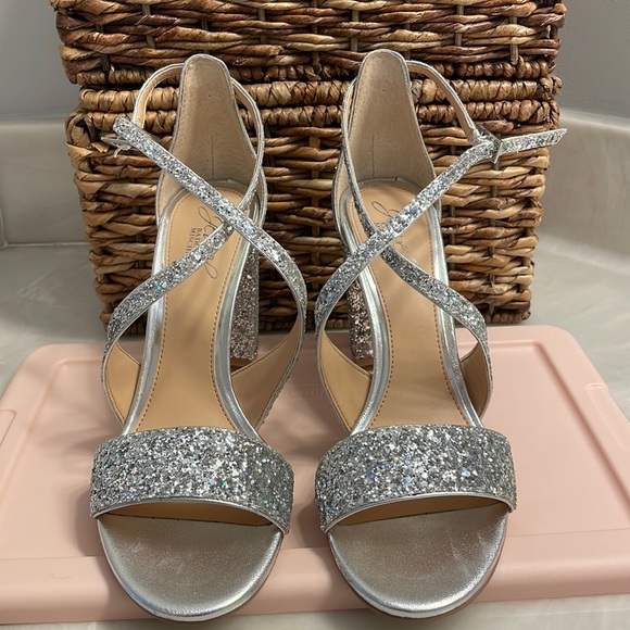 Badgley Mischka Jewel “Cook” Block Heel - Picture 2 of 5